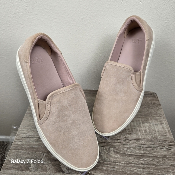 UGG Shoes - UGG Women’s Slip-On Sneakers Size 11 Pink Suede Casual Comfort Loafers Flats